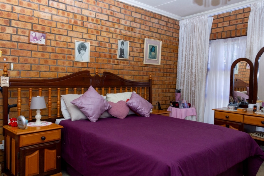 9 Bedroom Property for Sale in East Bank Eastern Cape
